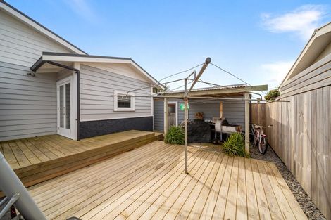 Photo of property in 19 Burns Street, Hawera, 4610