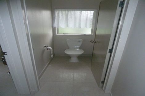 Photo of property in 68a Awaroa Road, Sunnyvale, Auckland, 0612