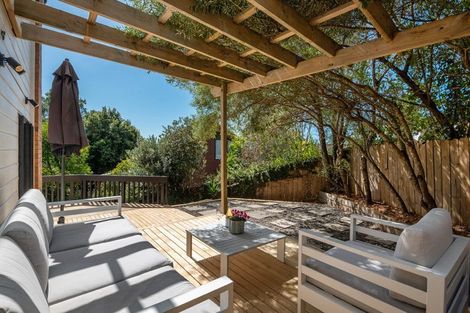 Photo of property in 2/12 Helicon Place, Totara Vale, Auckland, 0629