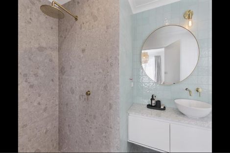 Photo of property in 21 Waione Avenue, Te Atatu Peninsula, Auckland, 0610