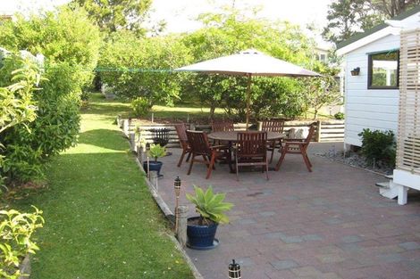 Photo of property in 48 Pacific Parade, Army Bay, Whangaparaoa, 0930