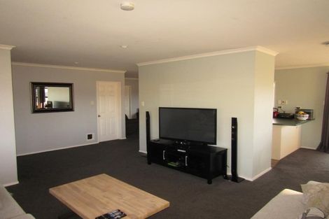 Photo of property in 16 Kirton Drive, Riverstone Terraces, Upper Hutt, 5018