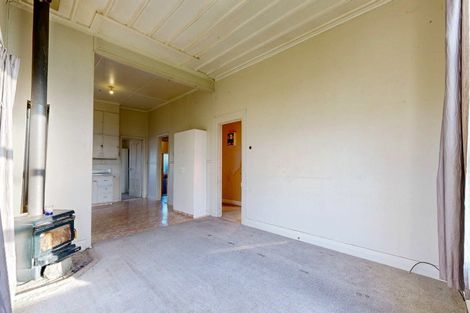 Photo of property in 8 Old Barn Road, Waitakaruru, 3576