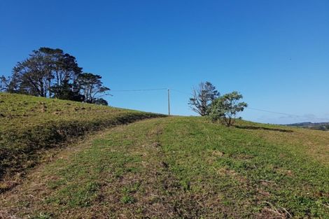 Photo of property in 17 Tamahunga Drive, Matakana, 0985