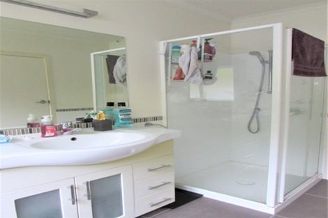 Photo of property in 2 Downing Street, Crofton Downs, Wellington, 6035