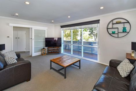 Photo of property in 2 Cheam Place, Pakuranga Heights, Auckland, 2010
