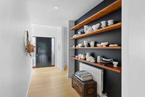 Photo of property in 31 Rauparaha Street, Waikanae Beach, Waikanae, 5036