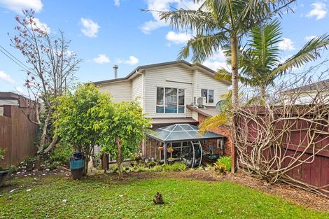 Photo of property in 17 Griffen Park Road, Mount Roskill, Auckland, 1041