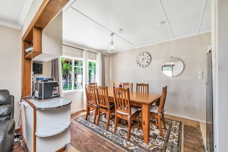 Photo of property in 12 Gift Street, Coalgate, 7673