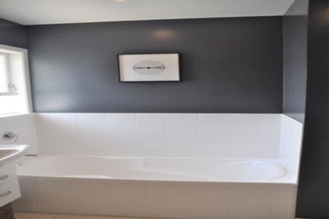 Photo of property in 41 Farquhar Road, Glendene, Auckland, 0602