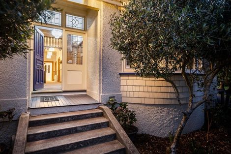 Photo of property in 30 Hobson Street, Saint Clair, Dunedin, 9012