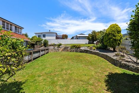 Photo of property in 61 Ranui Terrace, Tawa, Wellington, 5028