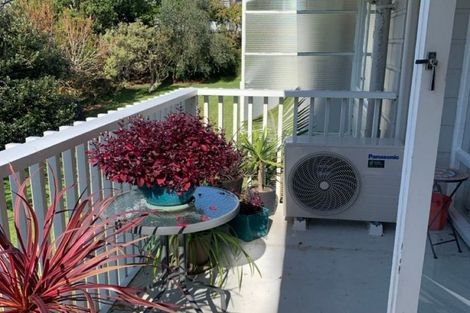 Photo of property in 16 Denby Lane, Northcote Point, Auckland, 0627