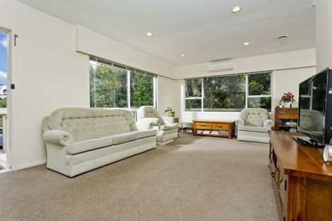 Photo of property in 1/76 Peach Road, Glenfield, Auckland, 0629
