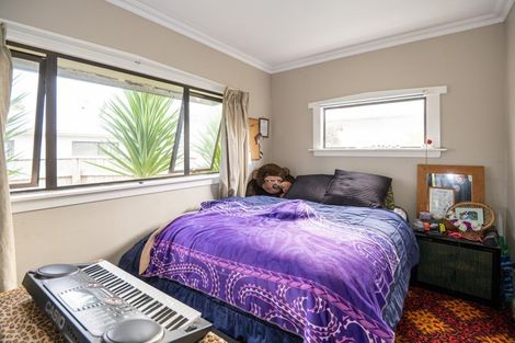 Photo of property in 1-2/406 Burnett Street, Mahora, Hastings, 4120