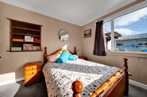 Photo of property in 10 Oxford Street, Patea, 4520