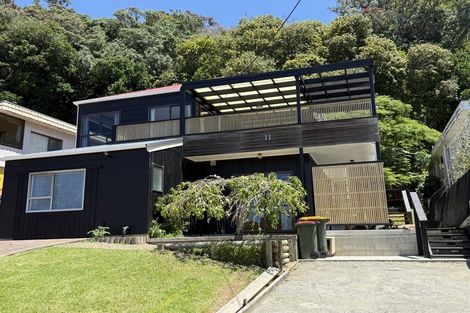 Photo of property in 11 Waiwera Place, Waiwera, Orewa, 0994