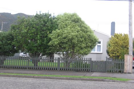 Photo of property in 10 Porutu Street, Fairfield, Lower Hutt, 5011