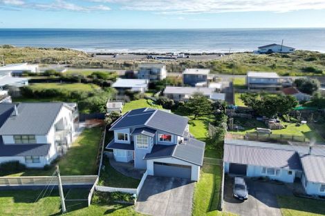 Photo of property in 34 Nelson Street, Foxton Beach, Foxton, 4815