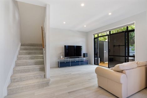 Photo of property in 2/2 Armoy Drive, East Tamaki, Auckland, 2016