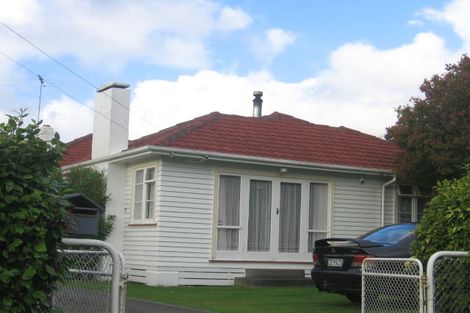 Photo of property in 19 Homedale Road, Wainuiomata, Lower Hutt, 5014