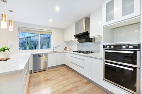 Photo of property in 4 San Casello Rise, Henderson, Auckland, 0612