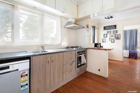 Photo of property in 4039 Great North Road, Glen Eden, Auckland, 0602