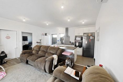 Photo of property in 9 Colonial Place, Kelvin Grove, Palmerston North, 4414