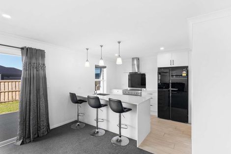 Photo of property in 8 Clonbunny Close, Rolleston, 7614