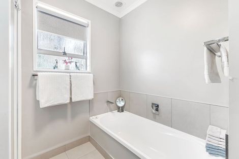 Photo of property in 16 Burtts Road, Durie Hill, Whanganui, 4500