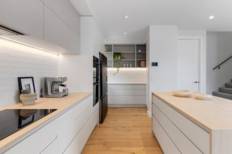 Photo of property in 9a Kowhai Street, Tawa, Wellington, 5028