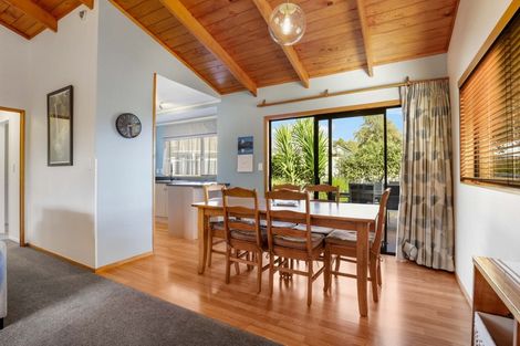 Photo of property in 12 Ensign Place, Flagstaff, Hamilton, 3210