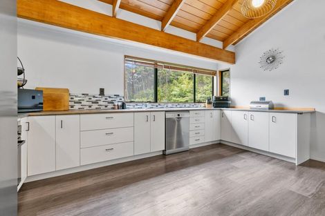 Photo of property in 2a Parklands Avenue, Swanson, Auckland, 0612