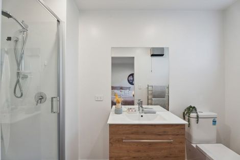 Photo of property in 5 Matakanui Lane, Wanaka, 9305