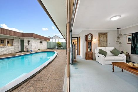 Photo of property in 122 Edinburgh Street, Pukekohe, 2120