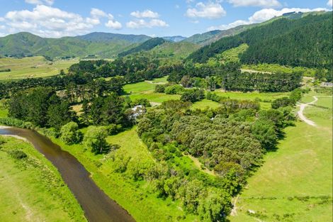 Photo of property in 1100b Coast Road, Wainuiomata Coast, Wainuiomata, 5373
