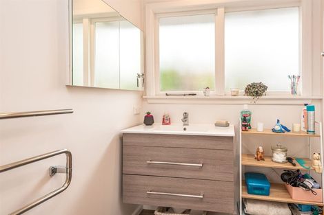 Photo of property in 5 Neave Place, Hillmorton, Christchurch, 8025