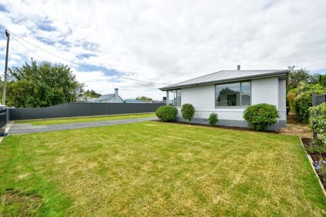 Photo of property in 109 Seaward Road, Edendale, 9825