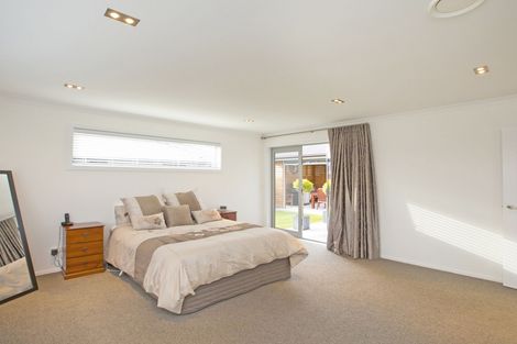 Photo of property in 105 Cashmere Drive, Fitzherbert, Palmerston North, 4410