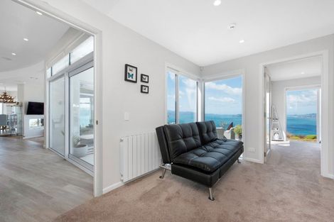 Photo of property in 27 Cromwell Point, Newlands, Wellington, 6037