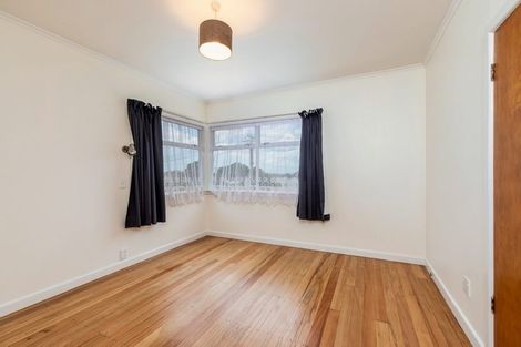 Photo of property in 6 Savoy Road, Glen Eden, Auckland, 0602