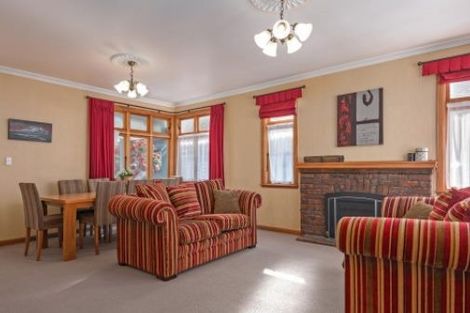 Photo of property in 10 Jensen Street, Hokowhitu, Palmerston North, 4410