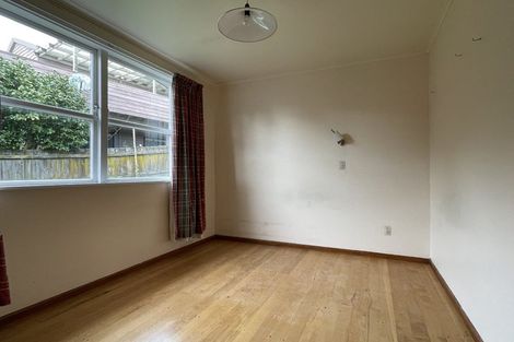 Photo of property in 295 Glenfield Road, Glenfield, Auckland, 0629