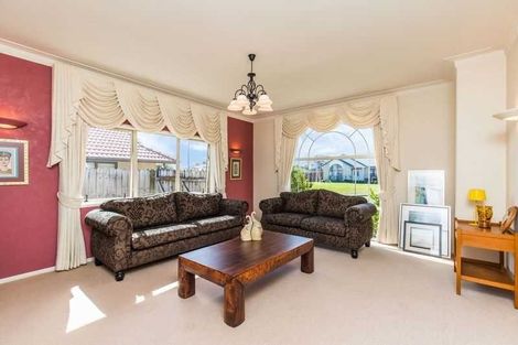 Photo of property in 58 Lothian Brae, Wattle Downs, Auckland, 2103