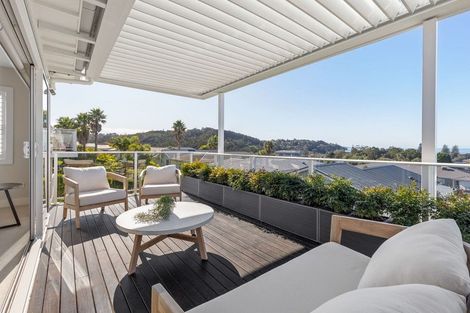 Photo of property in 18 Panorama Heights, Orewa, 0931