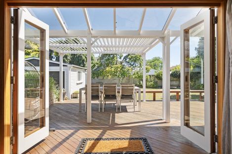 Photo of property in 27 Stanley Avenue, Palmerston North, 4414