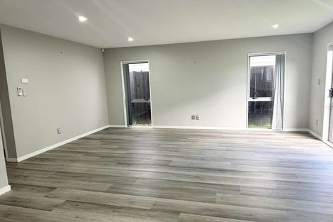 Photo of property in 75 Marendellas Drive, Bucklands Beach, Auckland, 2014