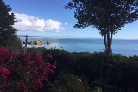 Photo of property in 211 Howard Road, Orere Point, Papakura, 2585