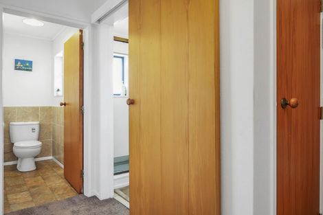 Photo of property in 21a Rosebank Grove, Waikanae, 5036