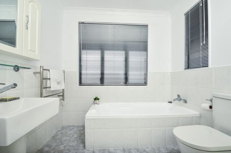 Photo of property in 41 Nielsen Gardens, Rototuna, Hamilton, 3210